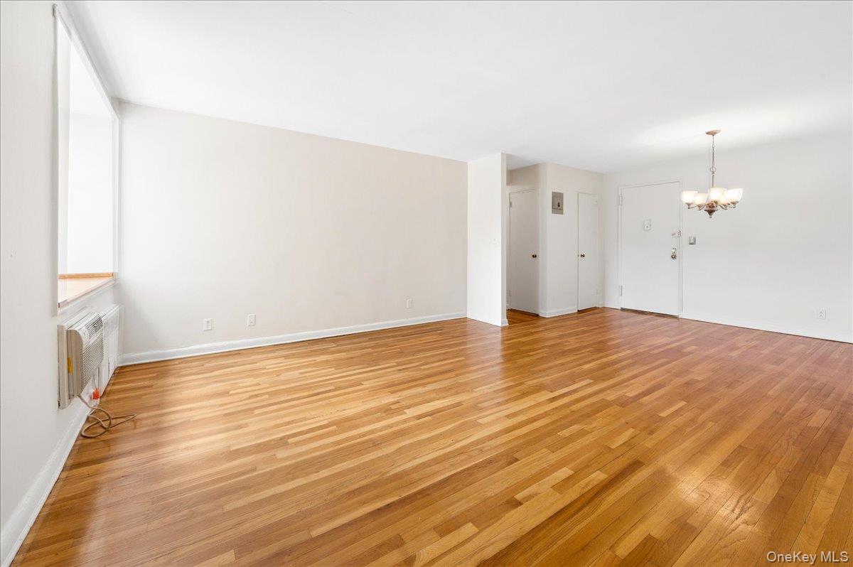 2 Sadore Lane, Unit 6M photo 5