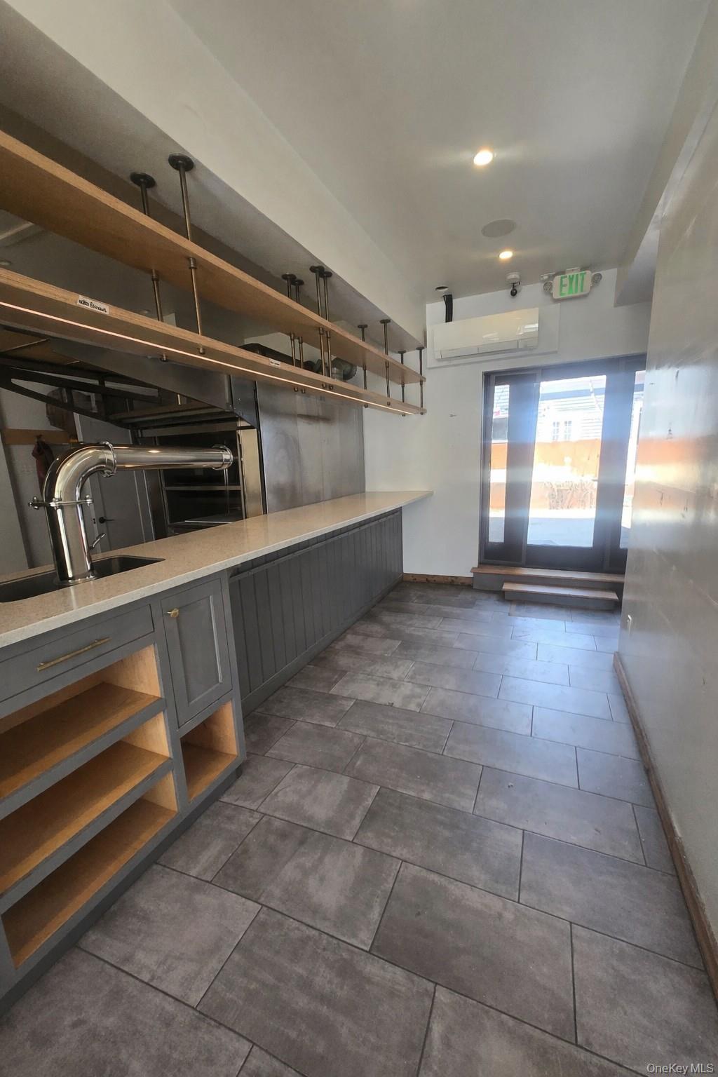 10 E Main Street – For Rent photo 7