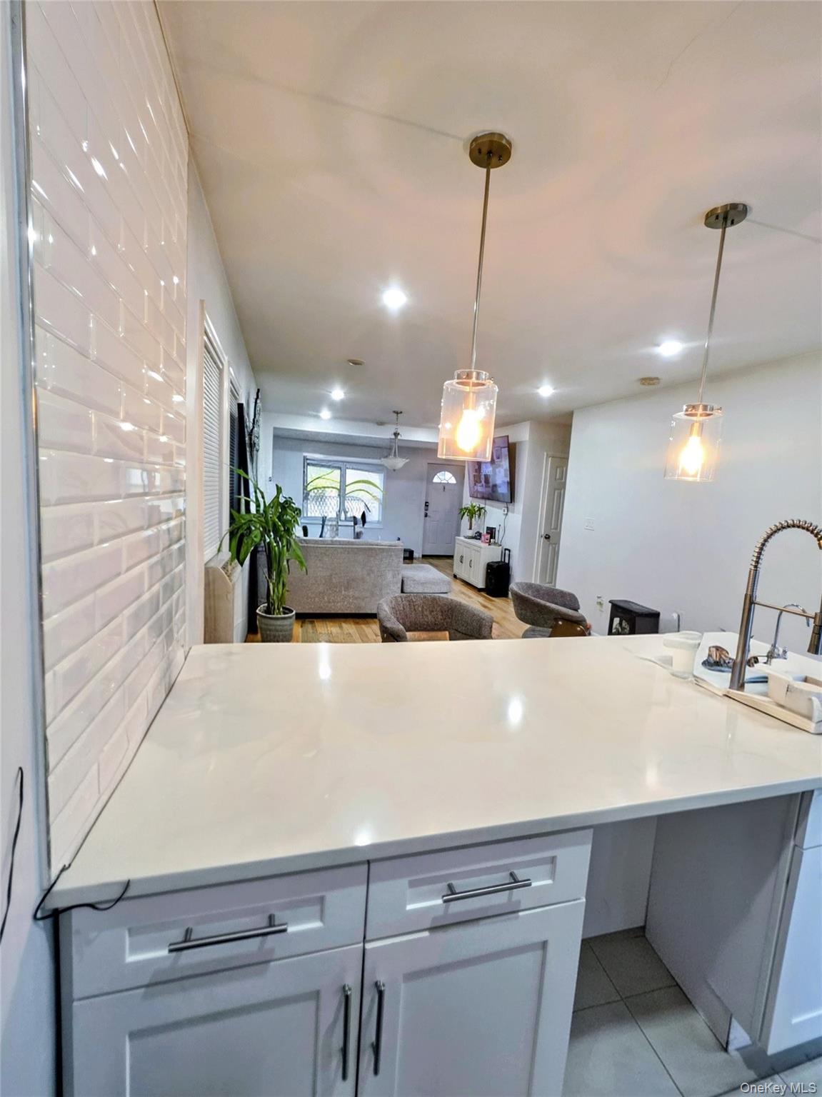 1015 Revere Avenue – For Sale photo 4