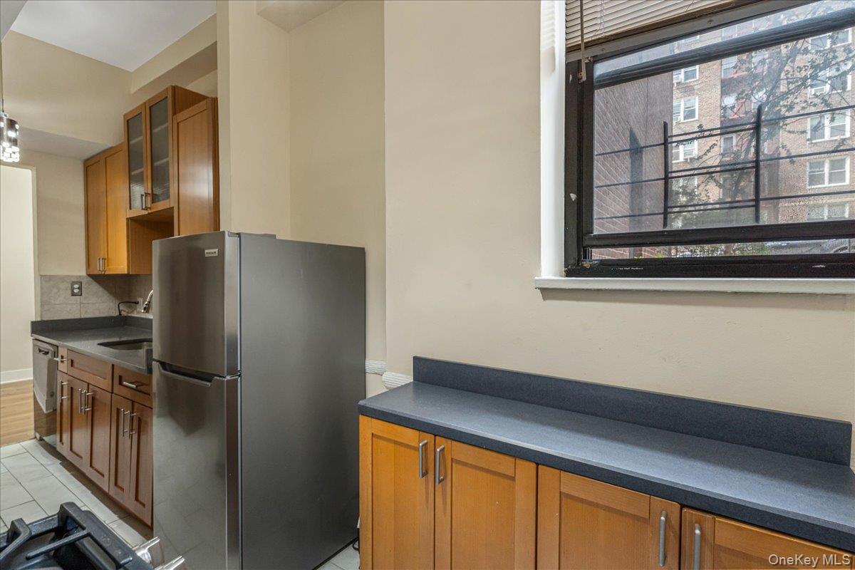 67-35 Yellowstone Boulevard, Unit 1J photo 5