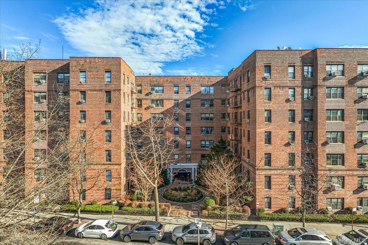 67-35 Yellowstone Boulevard, Unit 1J photo 20