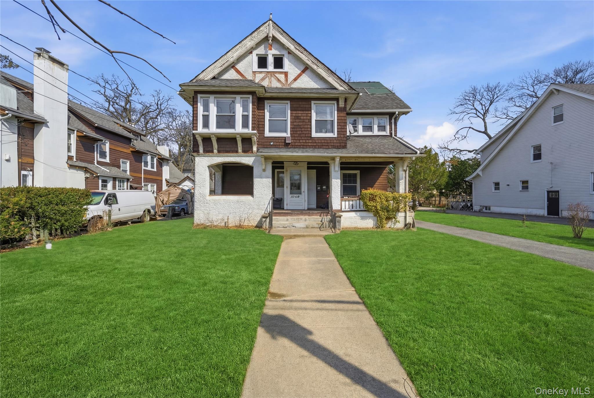 1046 Dickens Street – For Sale