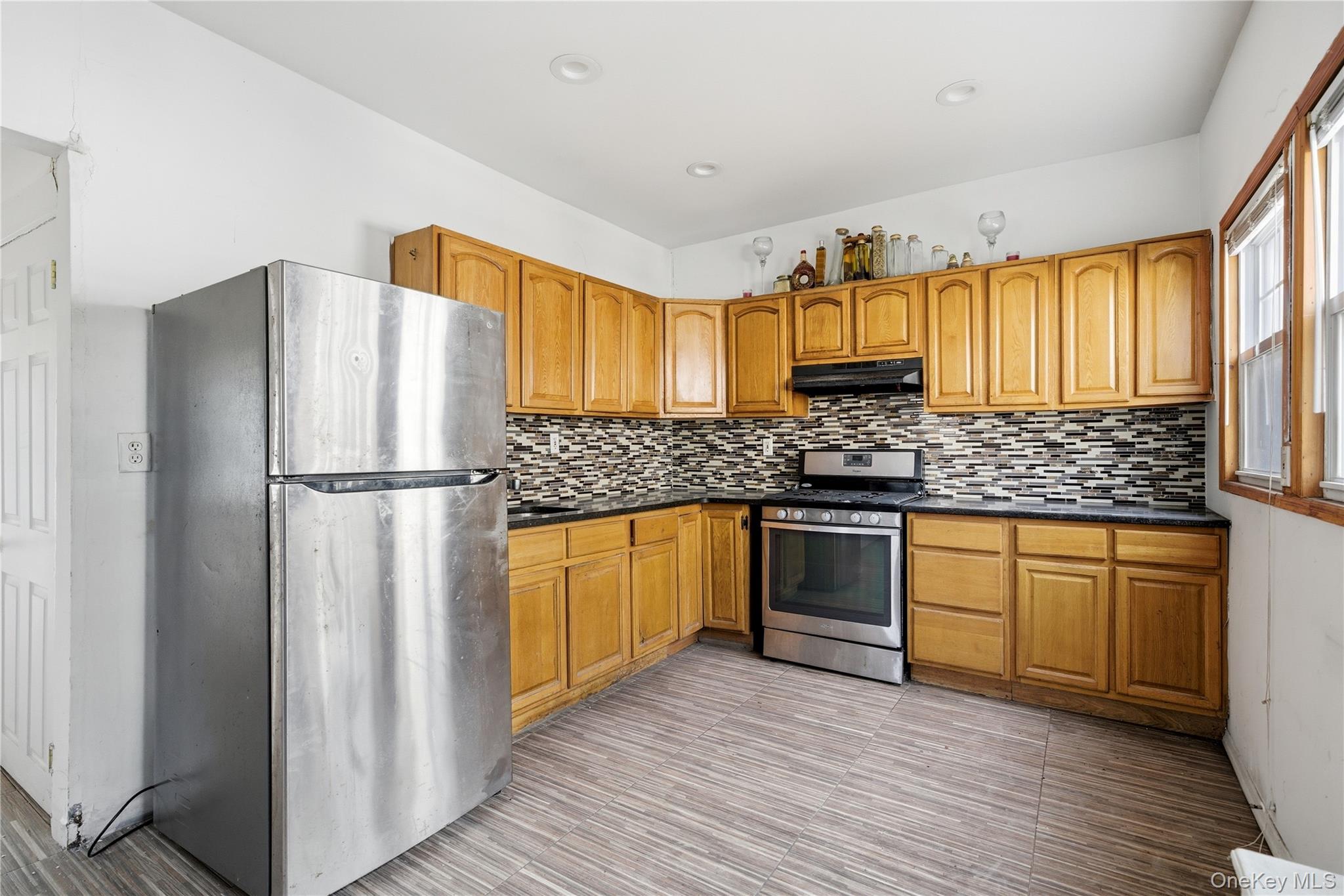 1046 Dickens Street – For Sale photo 11