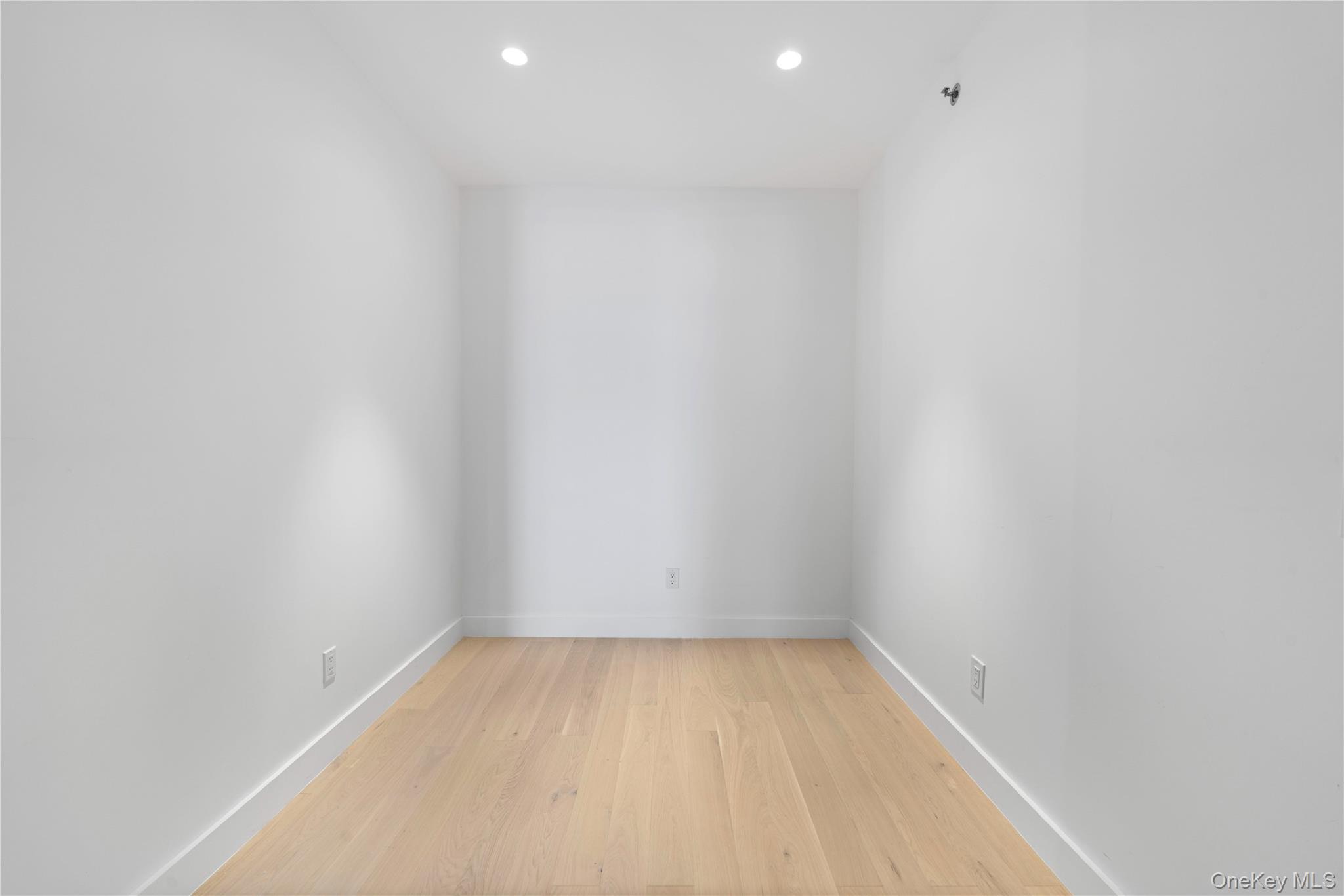 136-18 Maple Avenue, Unit 5G photo 17