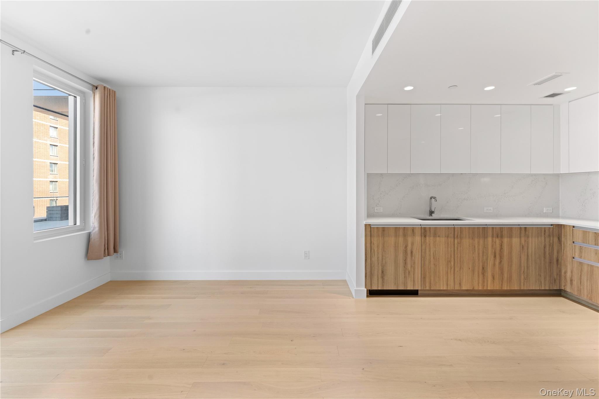 136-18 Maple Avenue, Unit 5G photo 5