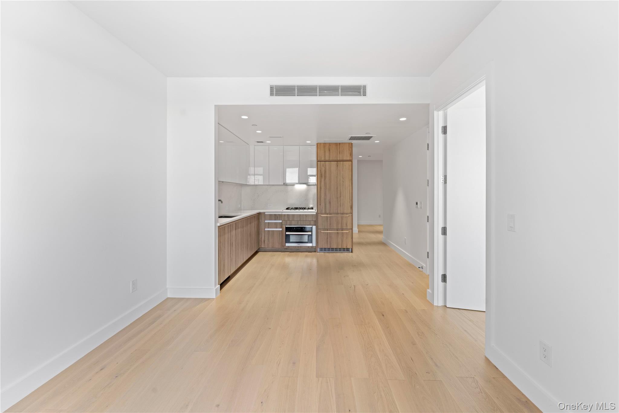136-18 Maple Avenue, Unit 5G photo 3