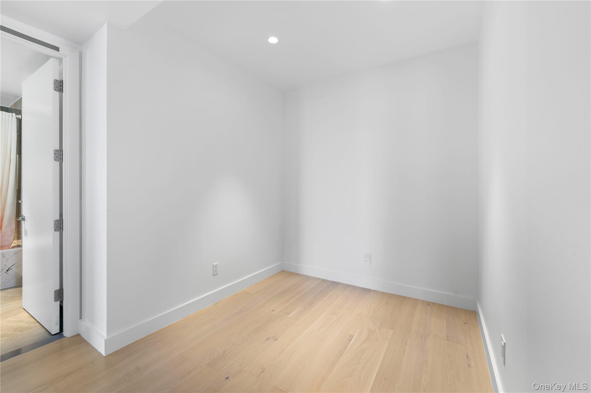136-18 Maple Avenue, Unit 5G photo 16