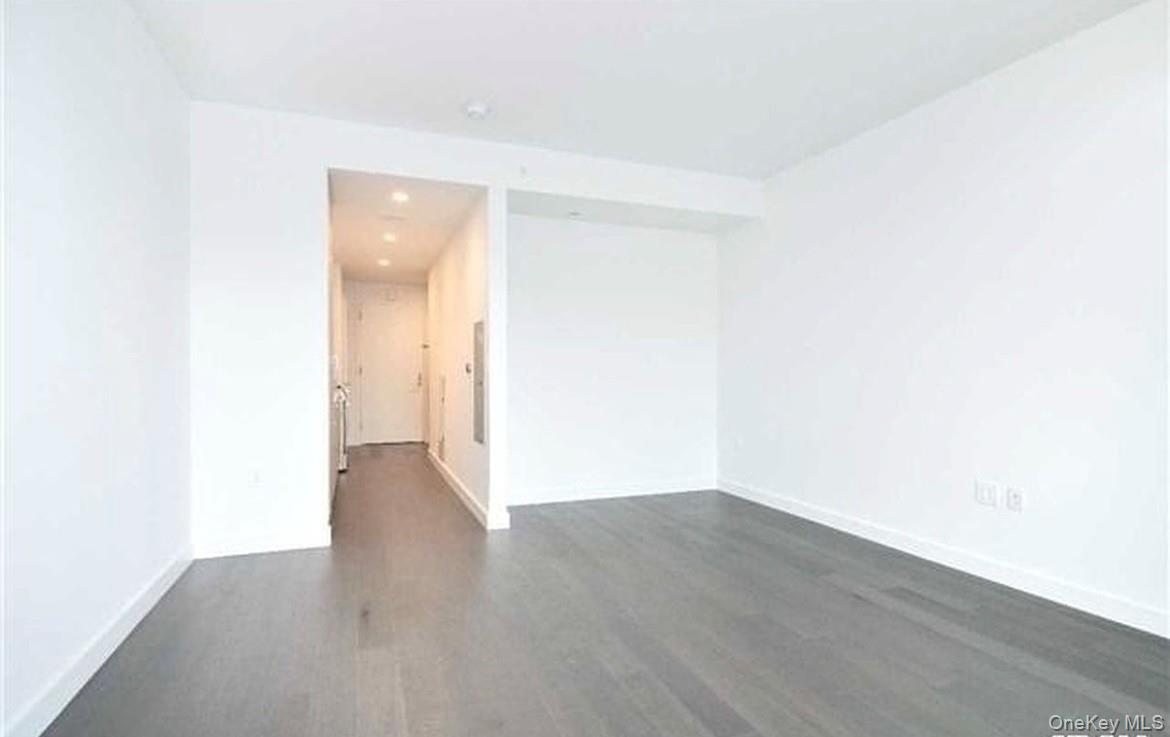 131-05 40th Road, Unit 10T photo 2