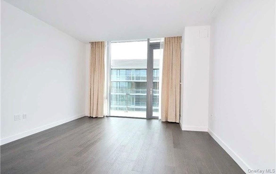131-05 40th Road, Unit 10T photo 3