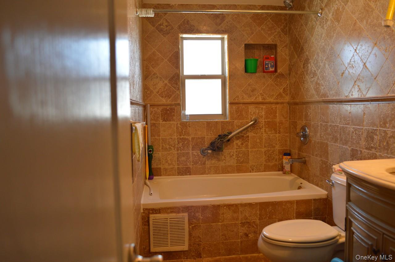 13-31 209th St – For Sale photo 16