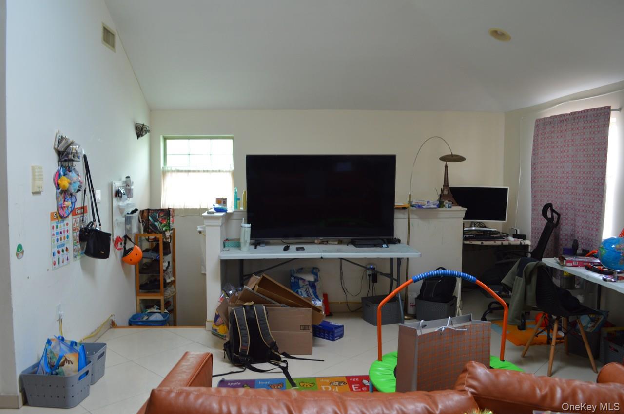 13-31 209th St – For Sale photo 15