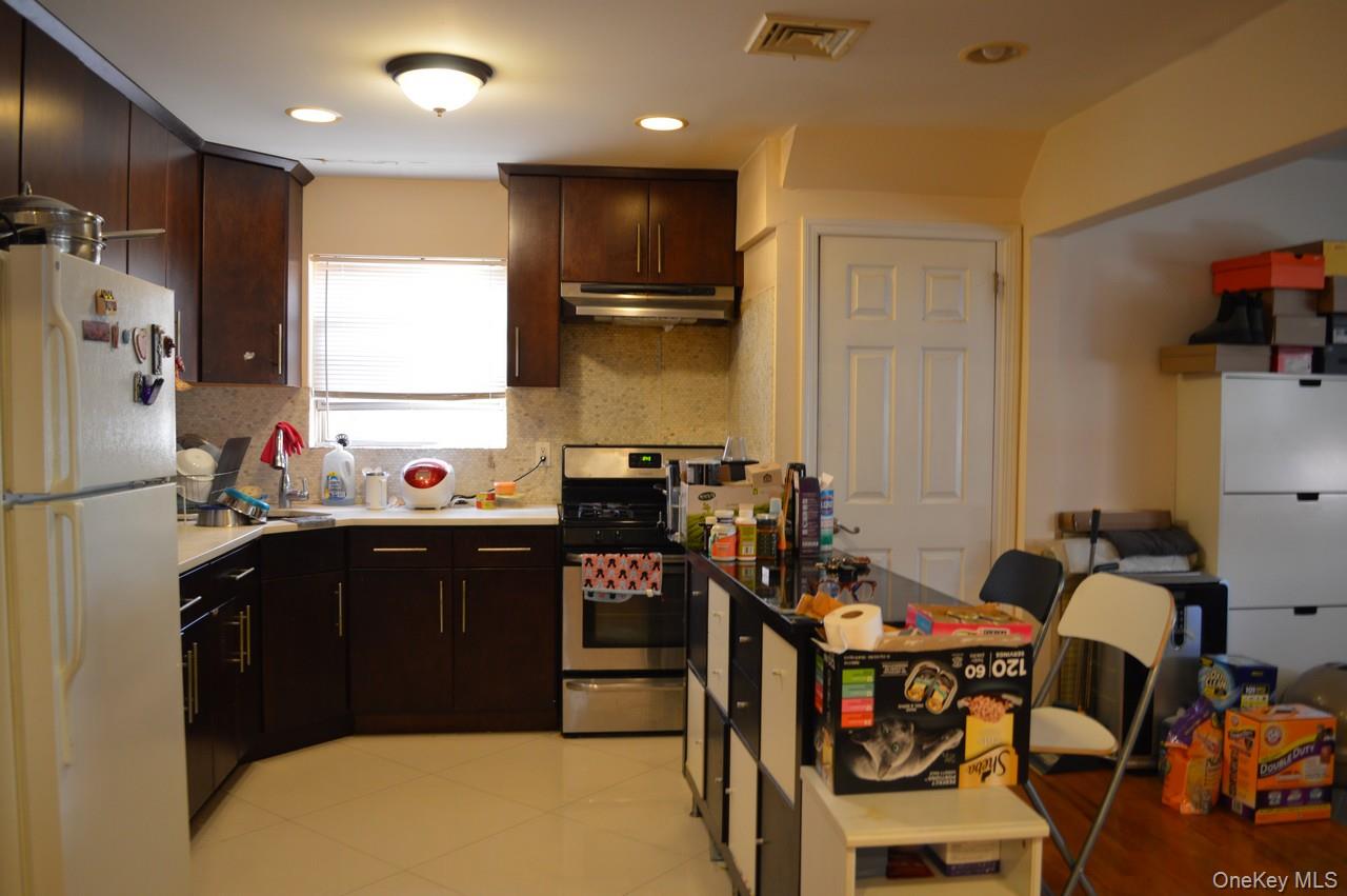 13-31 209th St – For Sale photo 4