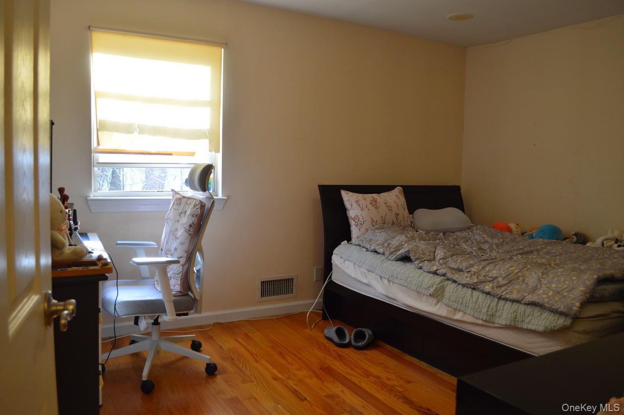 13-31 209th St – For Sale photo 11