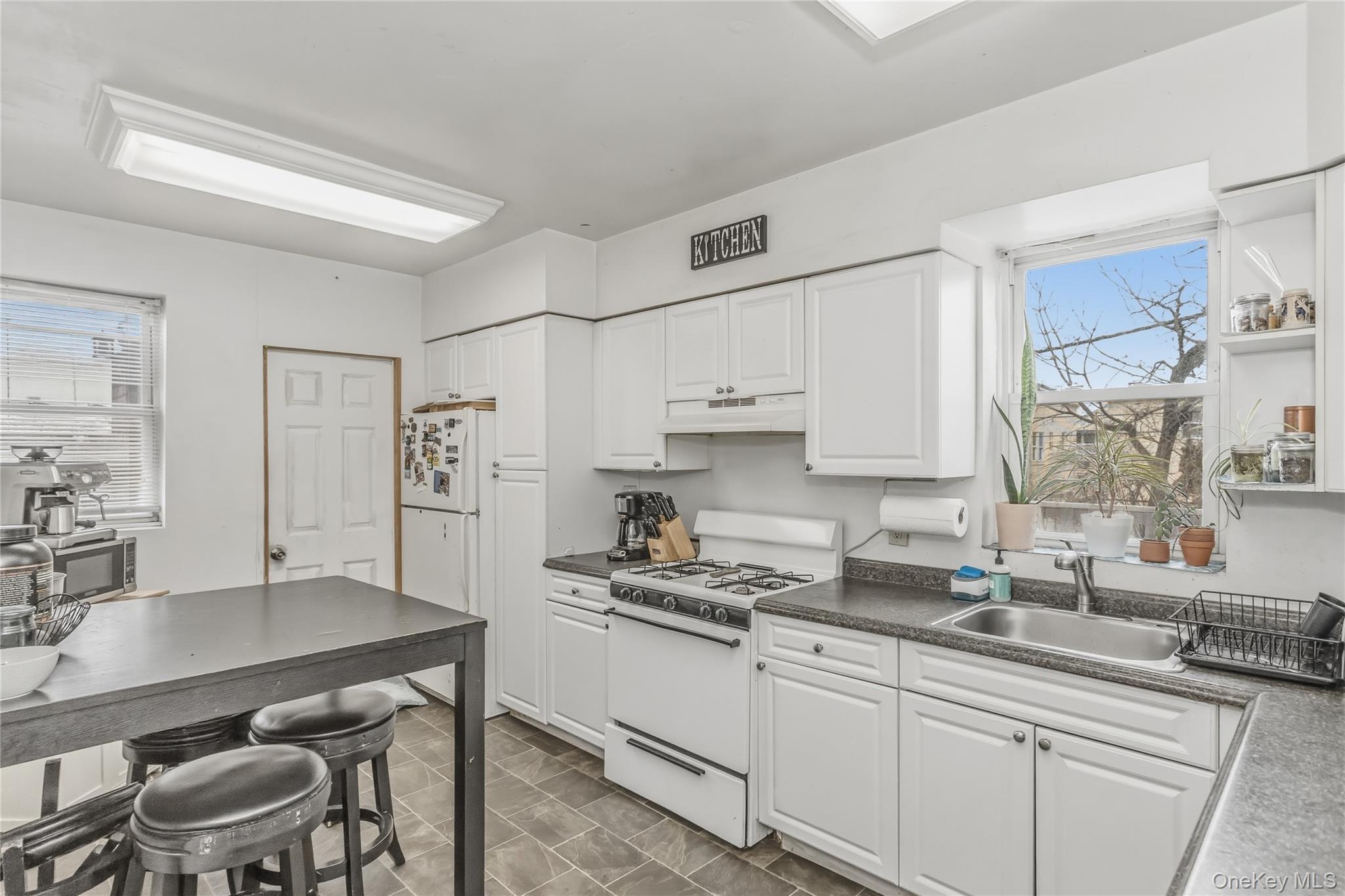 325 E Park Avenue E – For Sale photo 26
