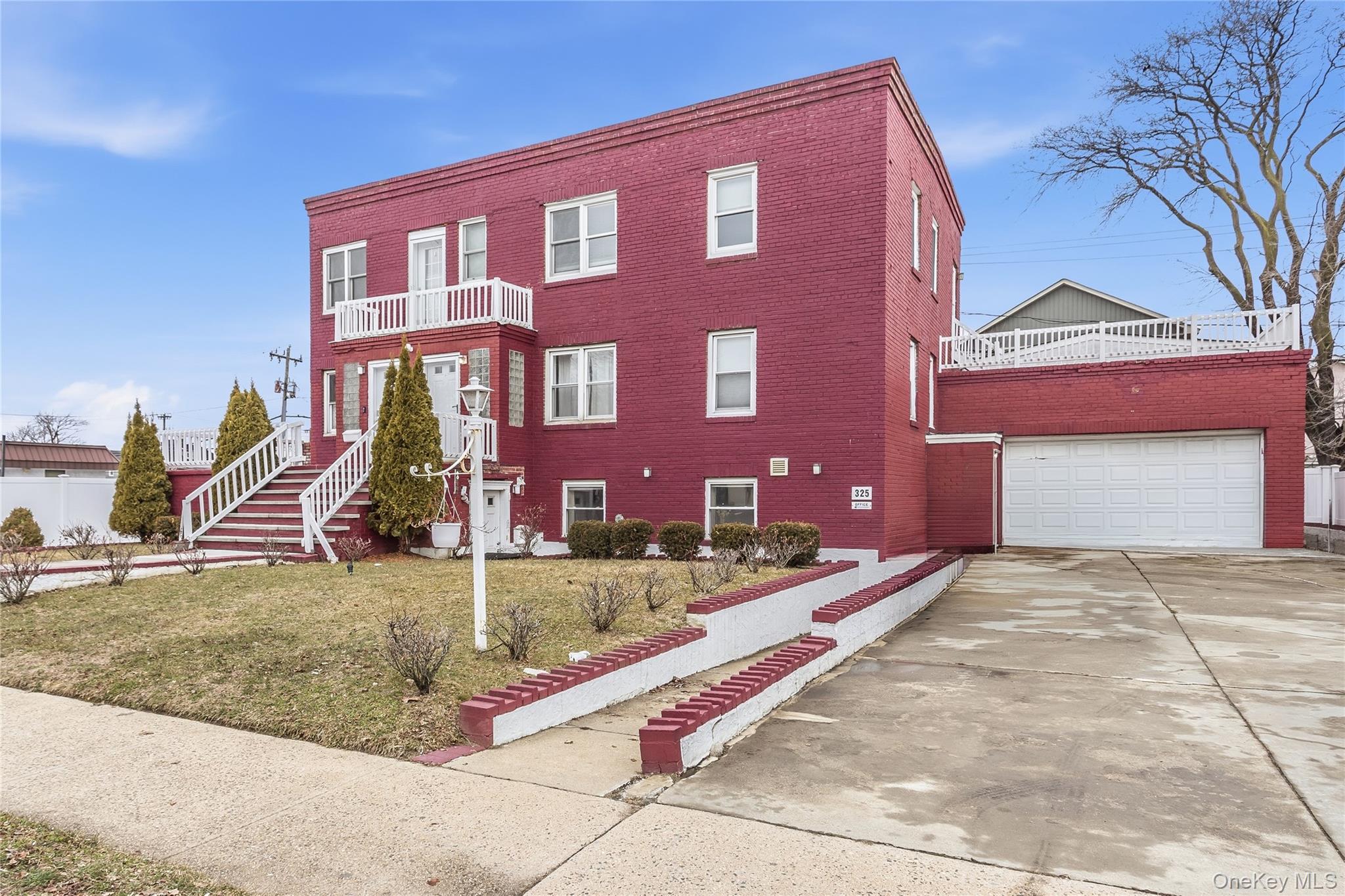 325 E Park Avenue E – For Sale photo 3