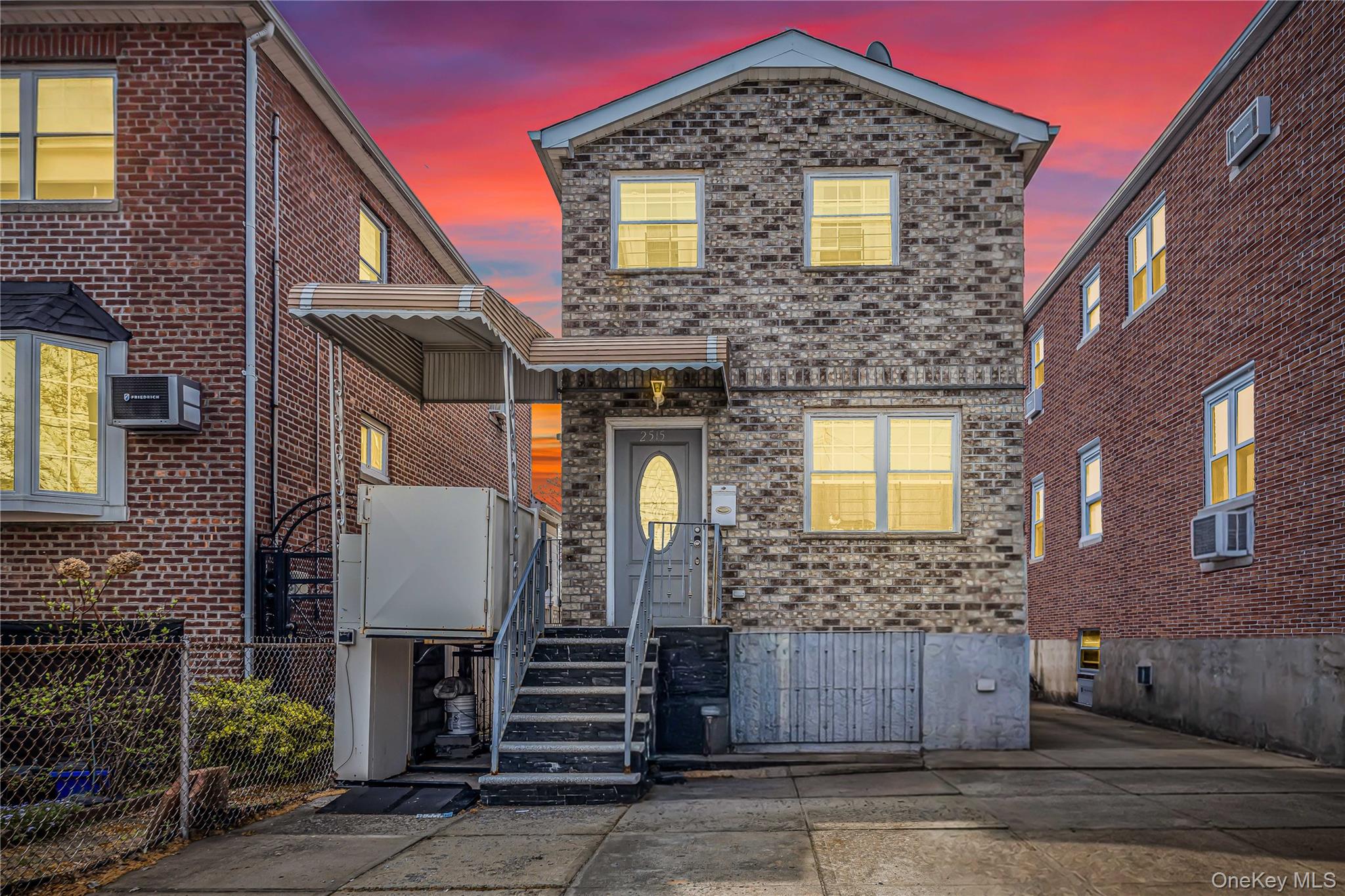 2515 Woodhull Avenue – For Sale