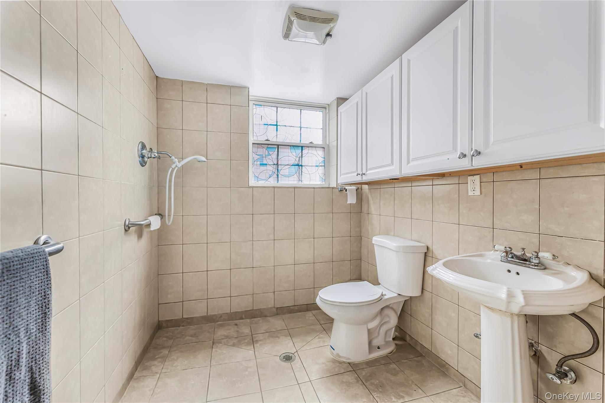 2515 Woodhull Avenue – For Sale photo 17
