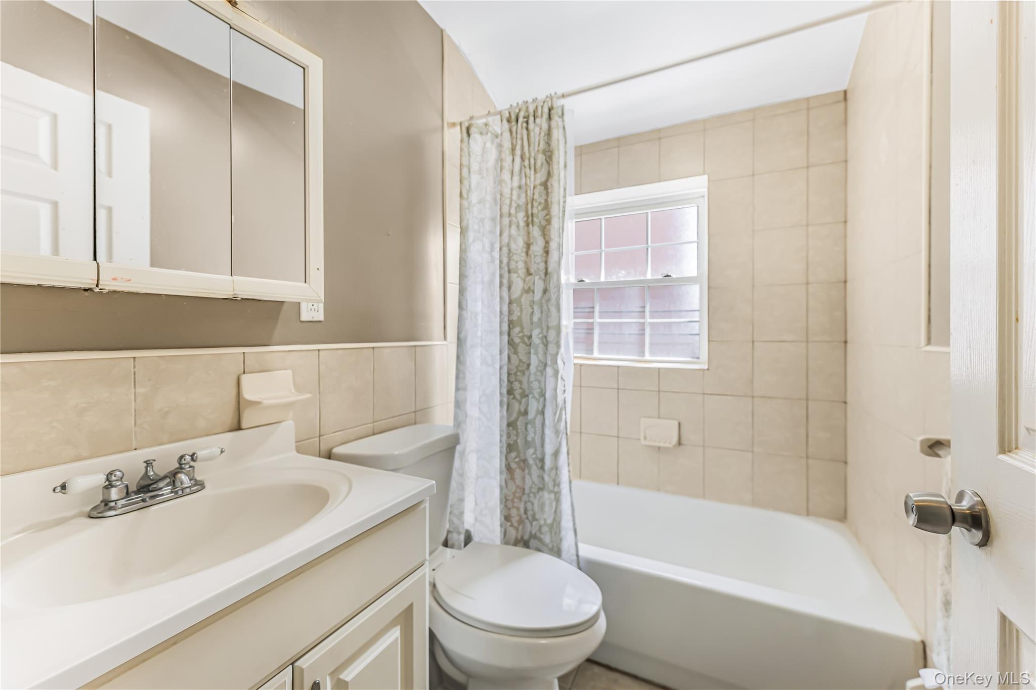 2515 Woodhull Avenue – For Sale photo 9
