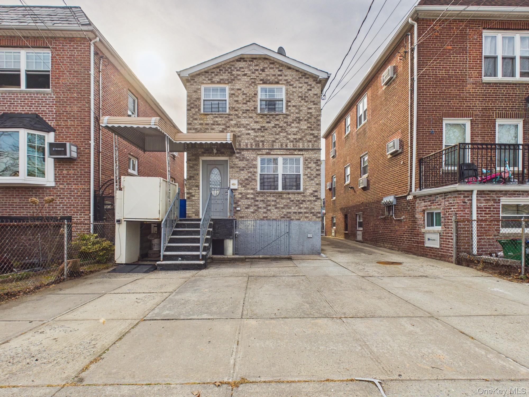 2515 Woodhull Avenue – For Sale photo 2