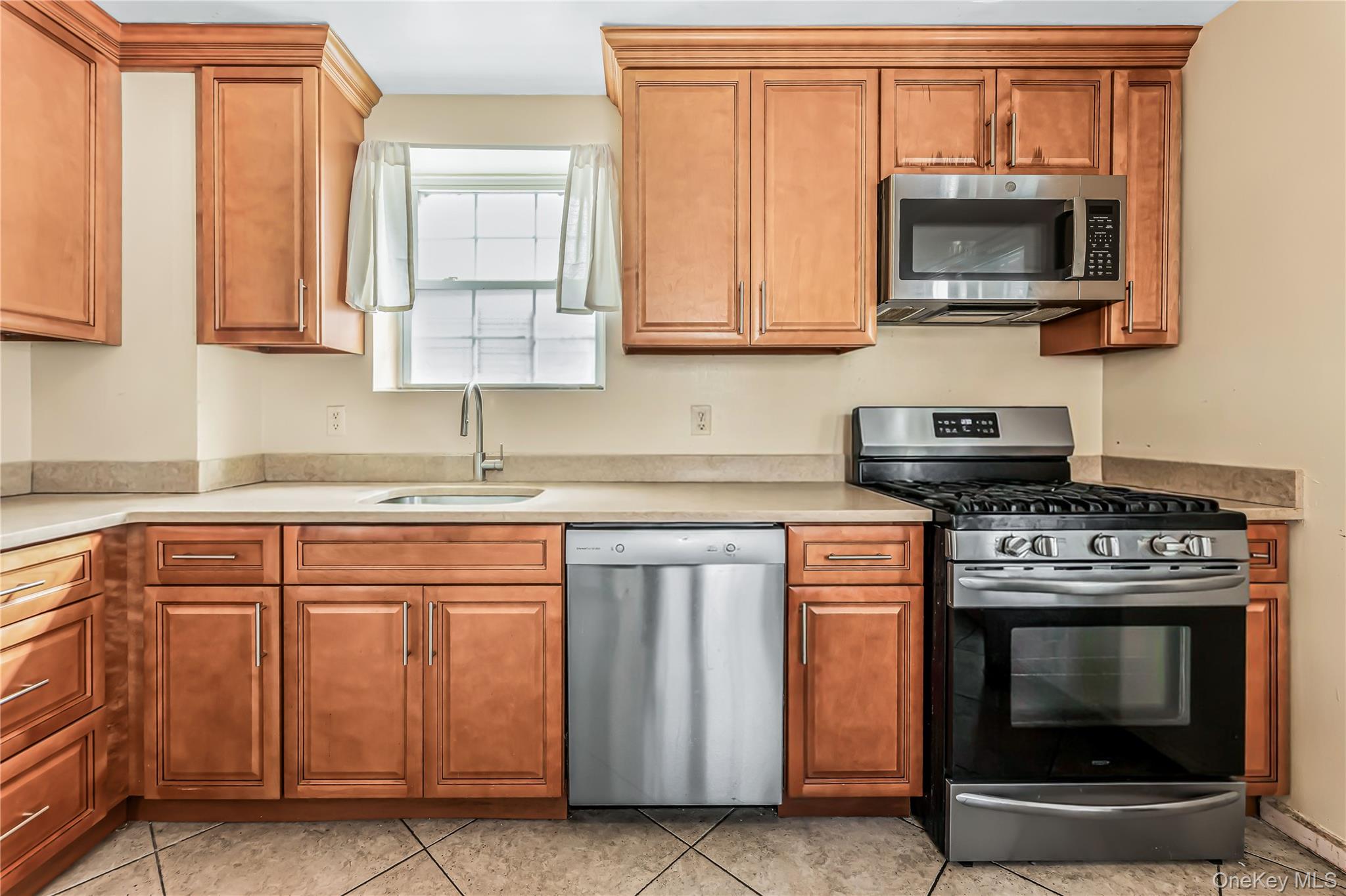 2515 Woodhull Avenue – For Sale photo 19