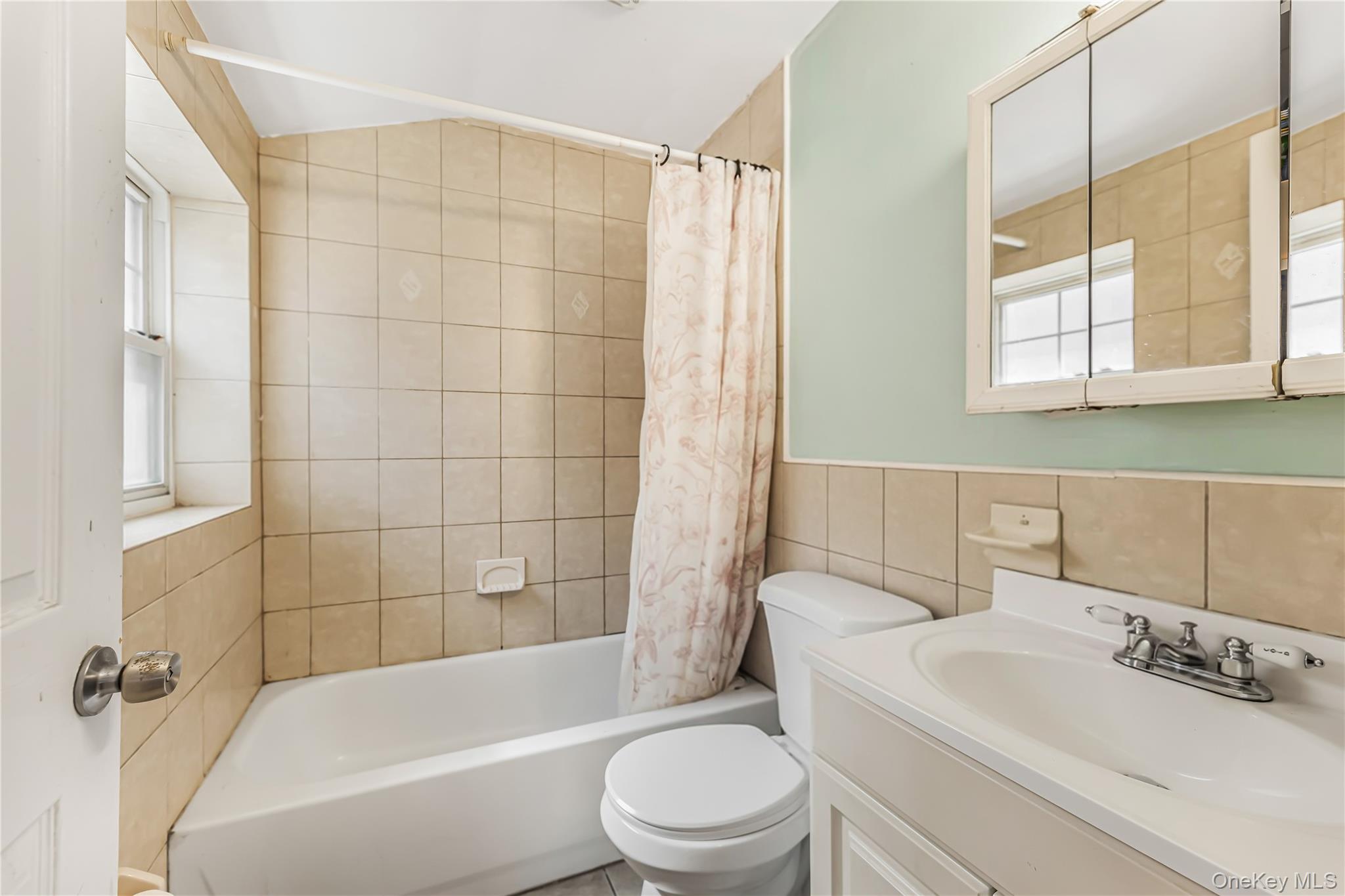 2515 Woodhull Avenue – For Sale photo 5
