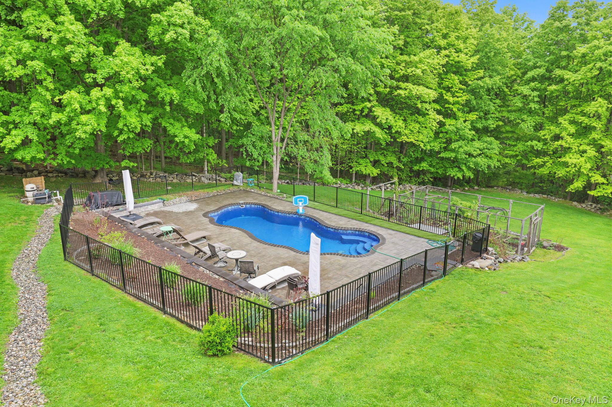 76 Eleanor Drive – For Sale photo 16