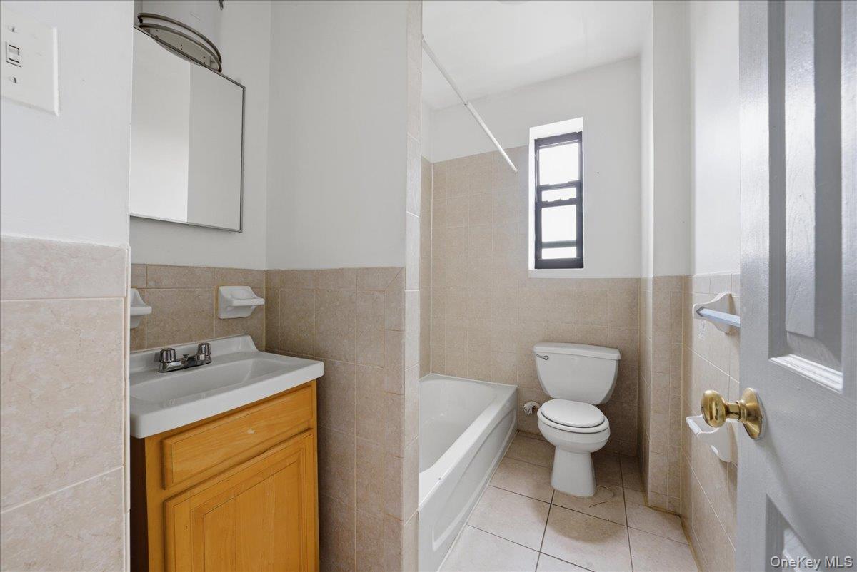 1715 Nelson Avenue, Unit 5D photo 16