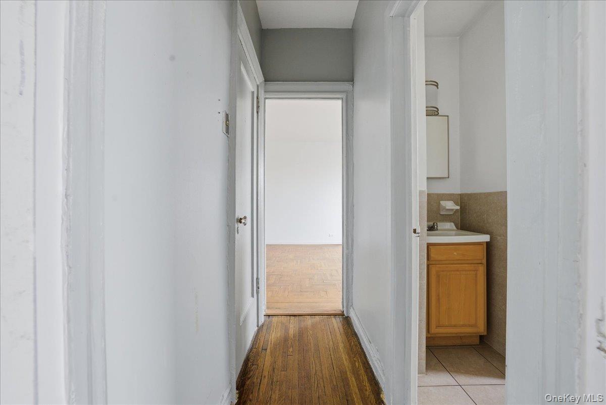 1715 Nelson Avenue, Unit 5D photo 13