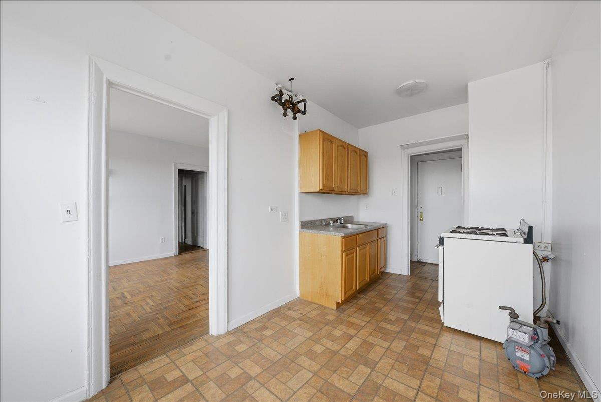 1715 Nelson Avenue, Unit 5D photo 15