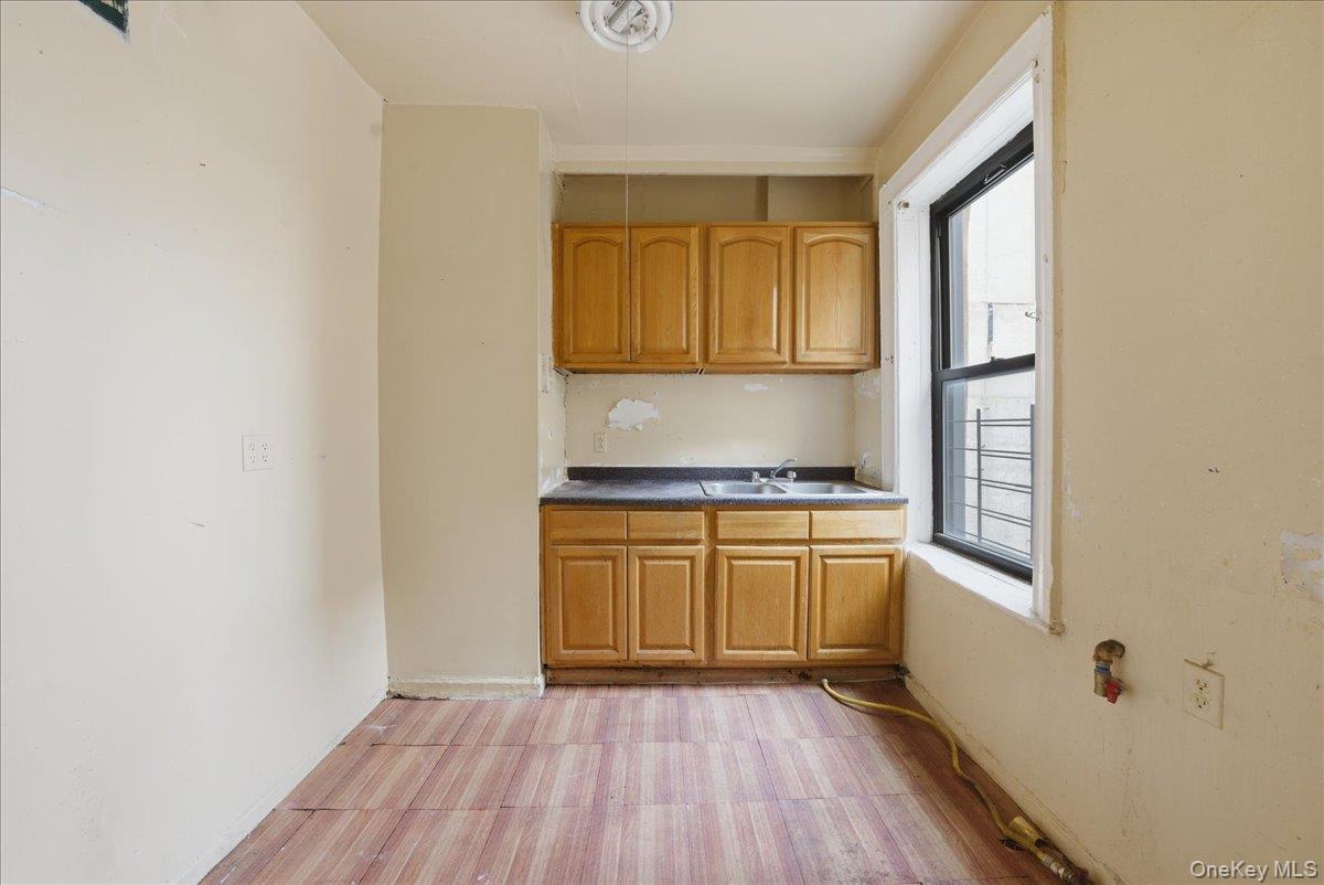 1715 Nelson Avenue, Unit 5G photo 17