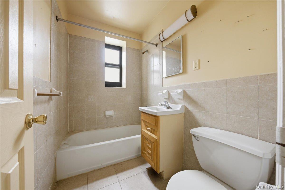 1715 Nelson Avenue, Unit 5G photo 18