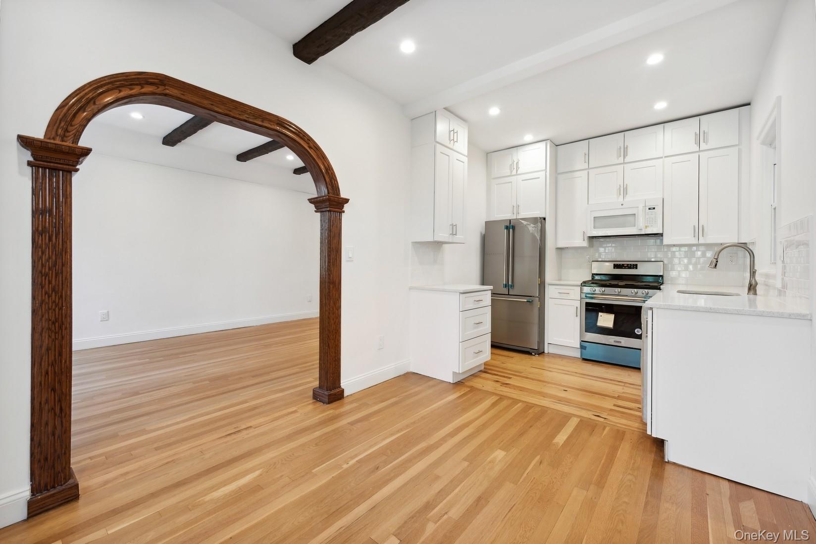 64-23 Alderton Street, Unit PH photo 4