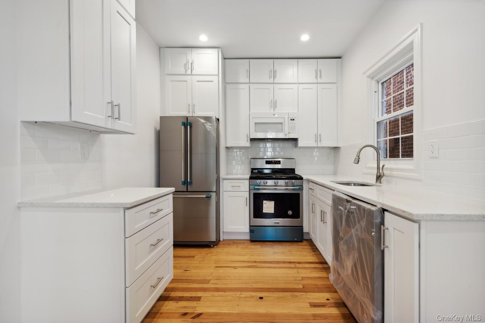 64-23 Alderton Street, Unit PH photo 5