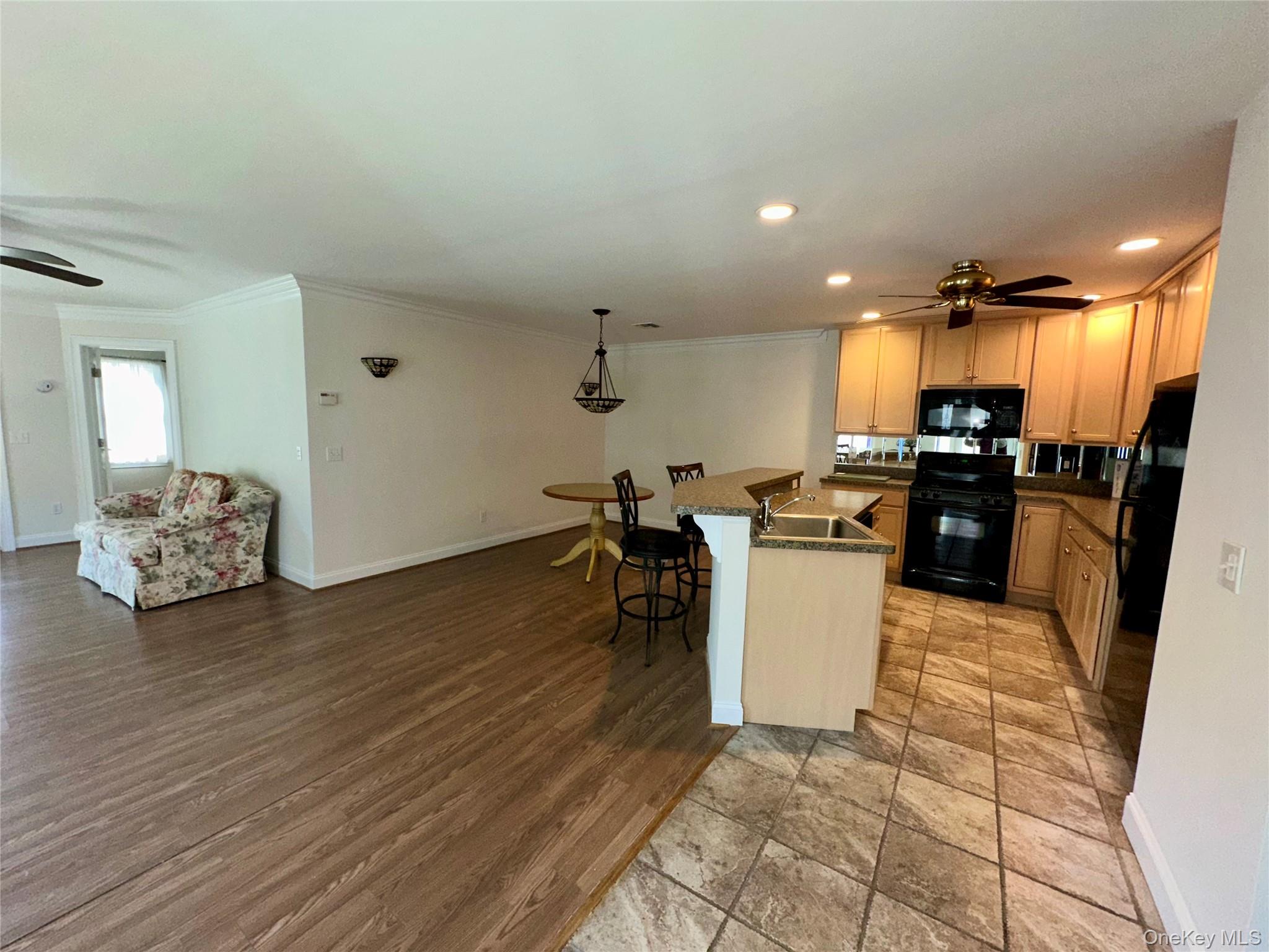 5 White Oak Court, Unit 5
