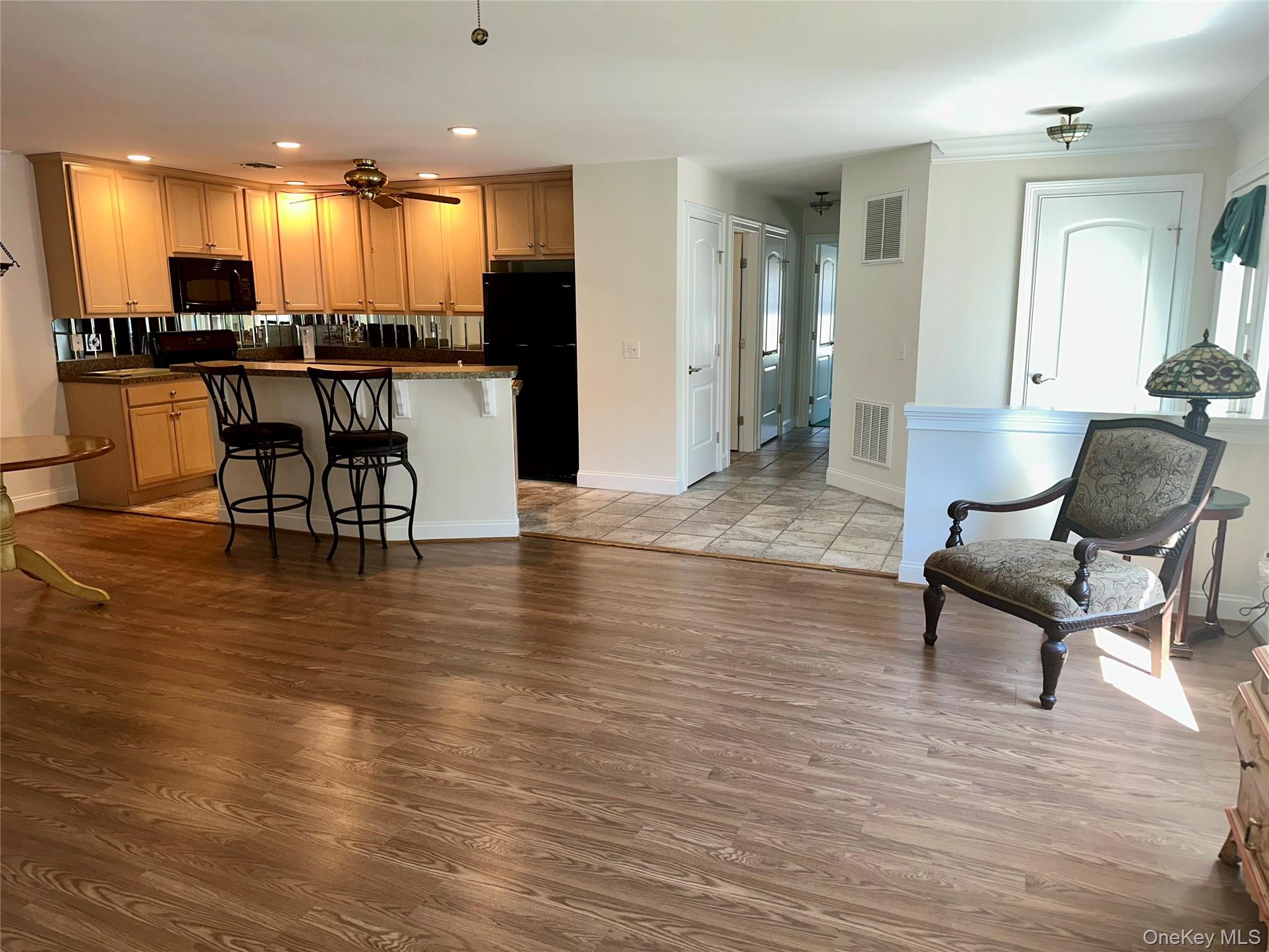 5 White Oak Court, Unit 5 photo 13