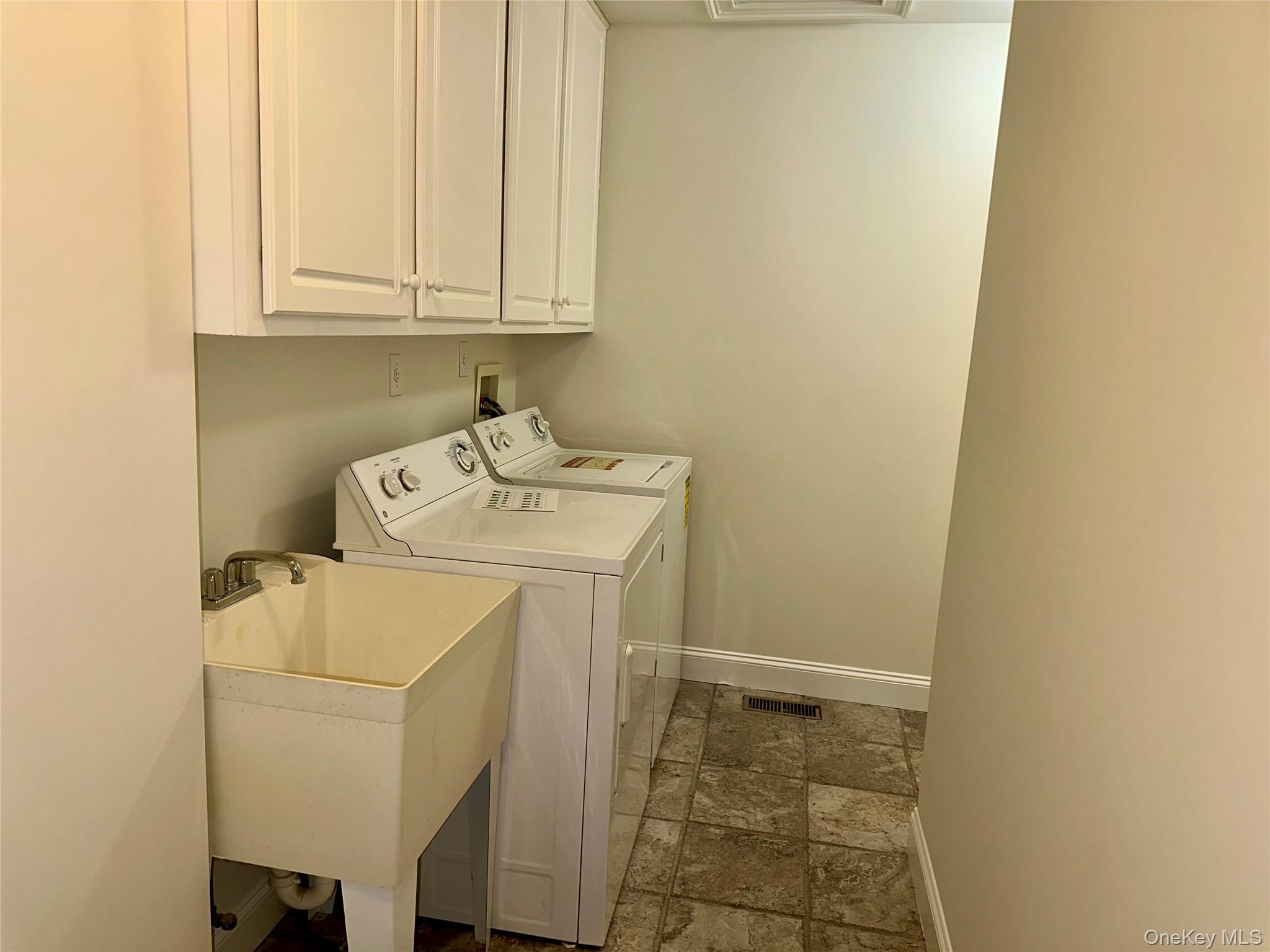 5 White Oak Court, Unit 5 photo 17