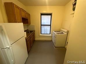 30 Macombs Place, Unit 24 photo 4