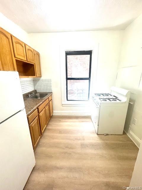 30 Macombs Place, Unit 24 photo 2