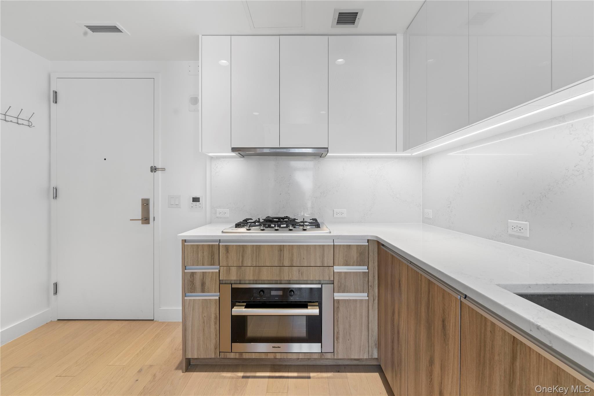 136-18 Maple Avenue, Unit 5F photo 12
