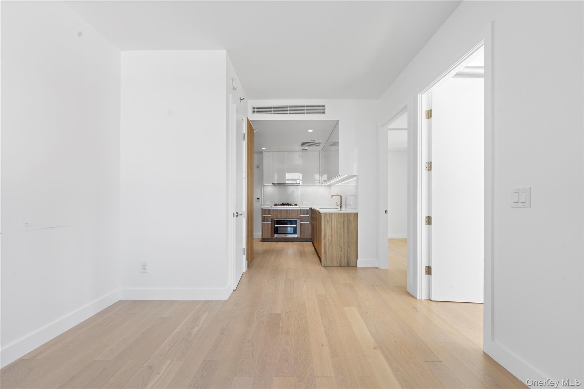 136-18 Maple Avenue, Unit 5F photo 11