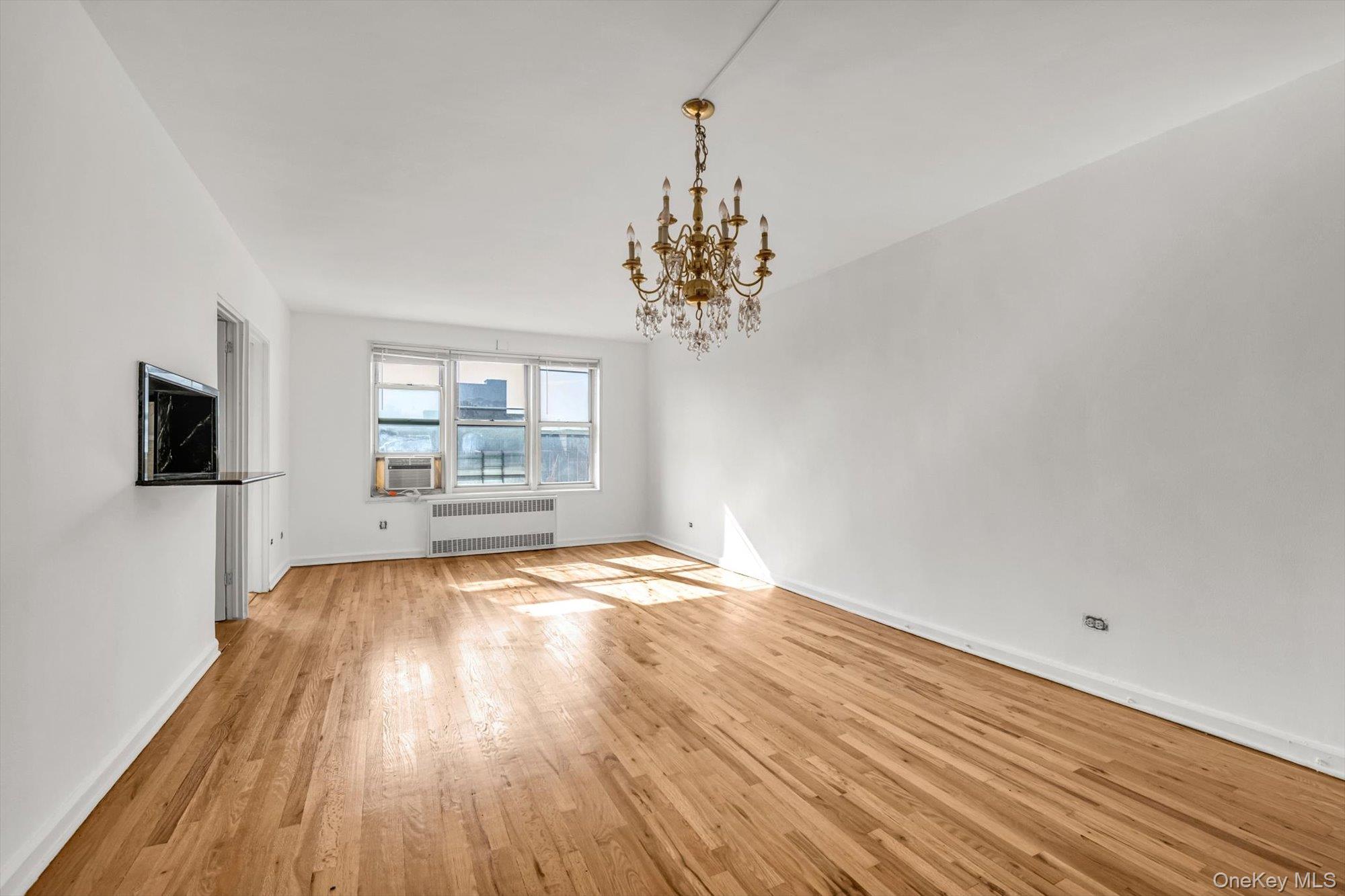 79-10 34th Avenue, Unit 7W photo 2
