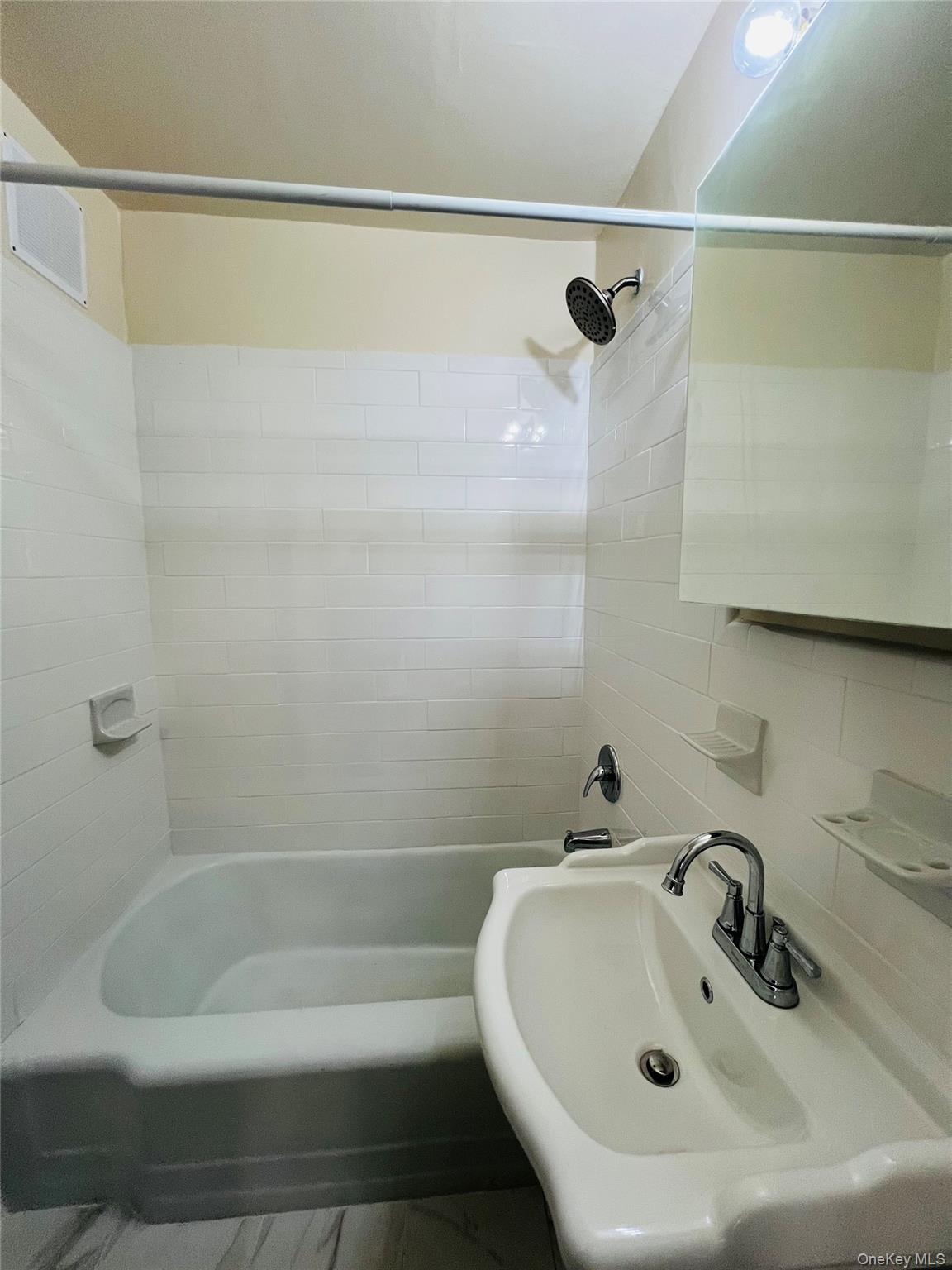 2385 Barker Avenue, Unit 2U photo 6