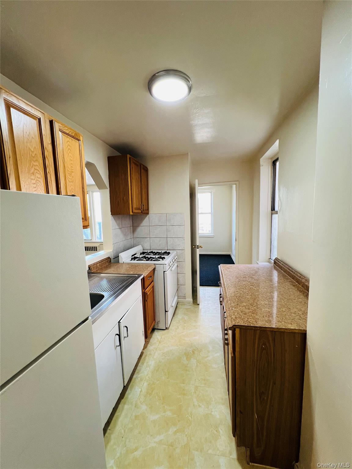 2385 Barker Avenue, Unit 2U photo 4