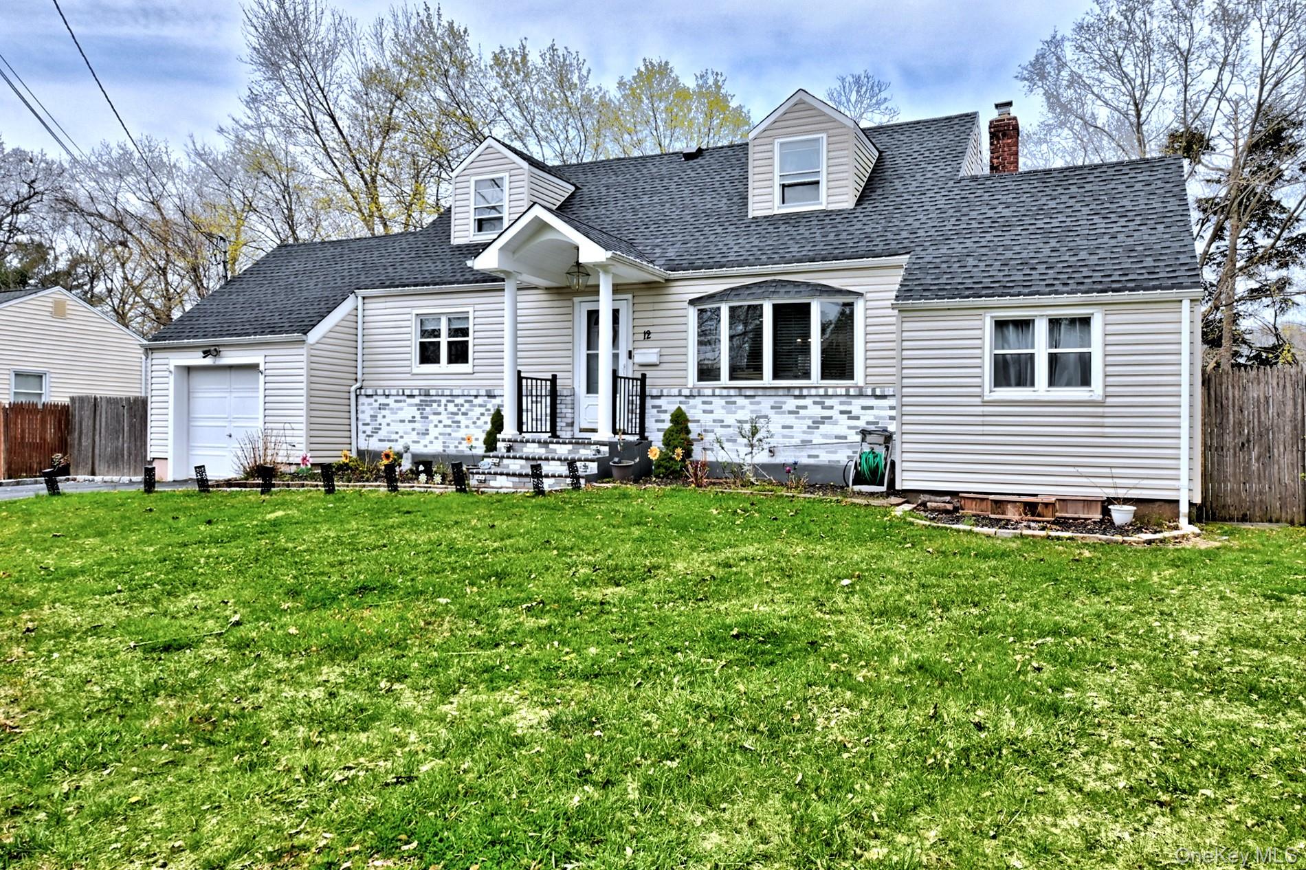 12 Bruce Lane – For Sale photo 4