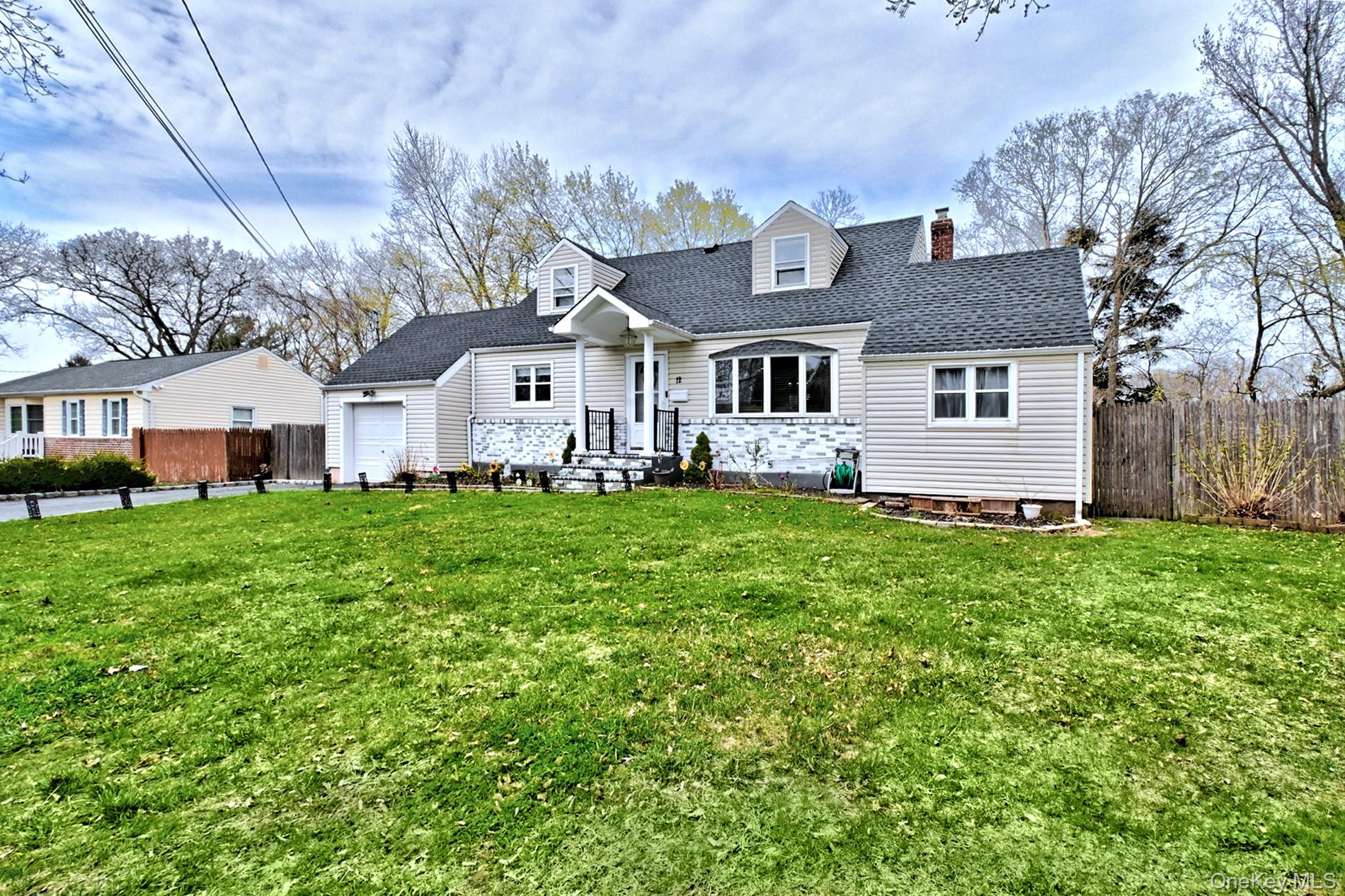 12 Bruce Lane – For Sale photo 3