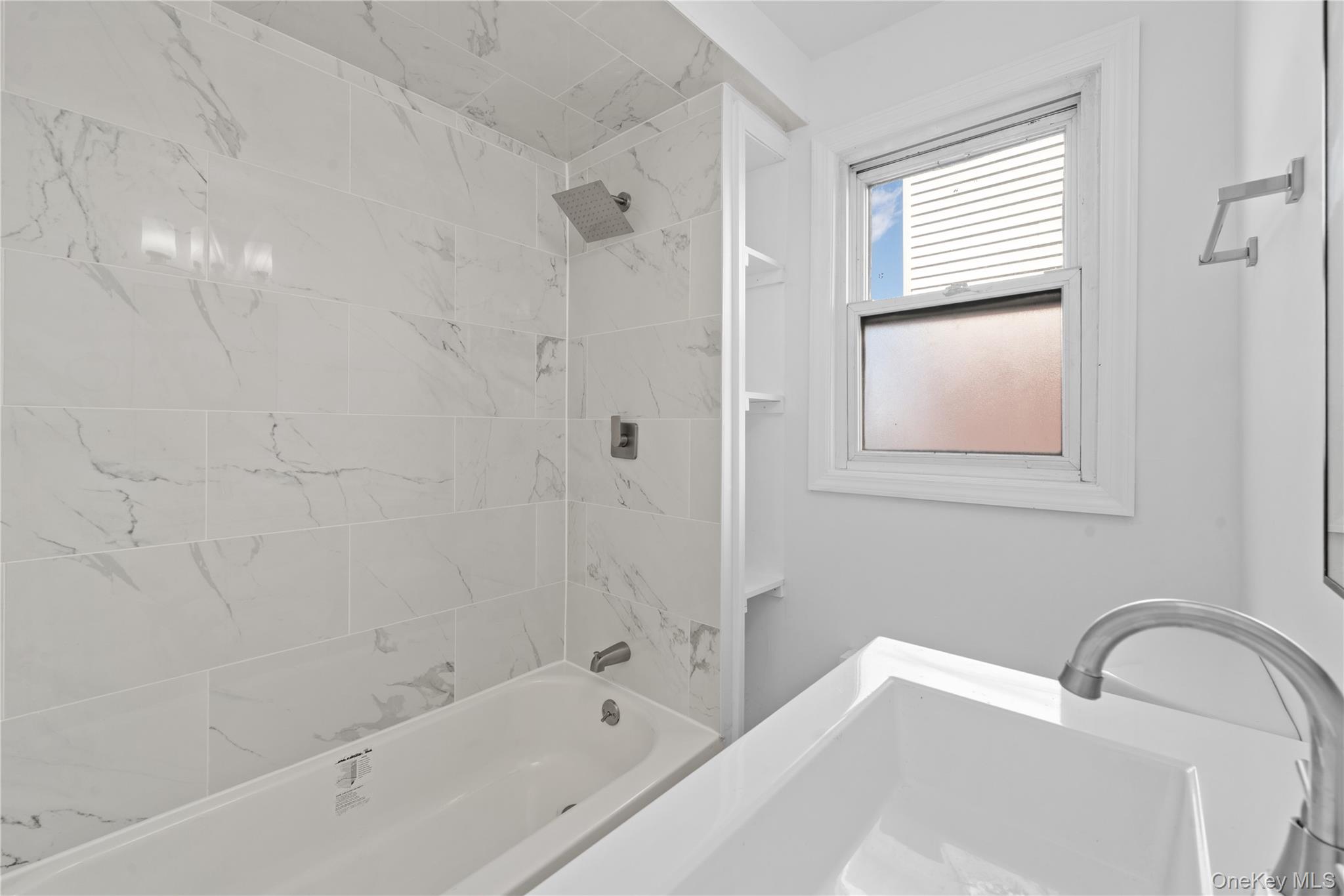 224 W Broadway – For Sale photo 24