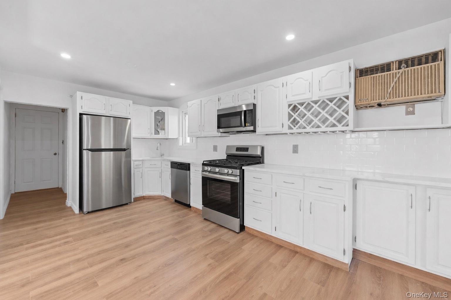224 W Broadway – For Sale photo 16