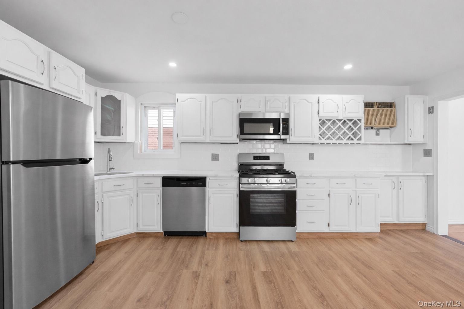 224 W Broadway – For Sale photo 14