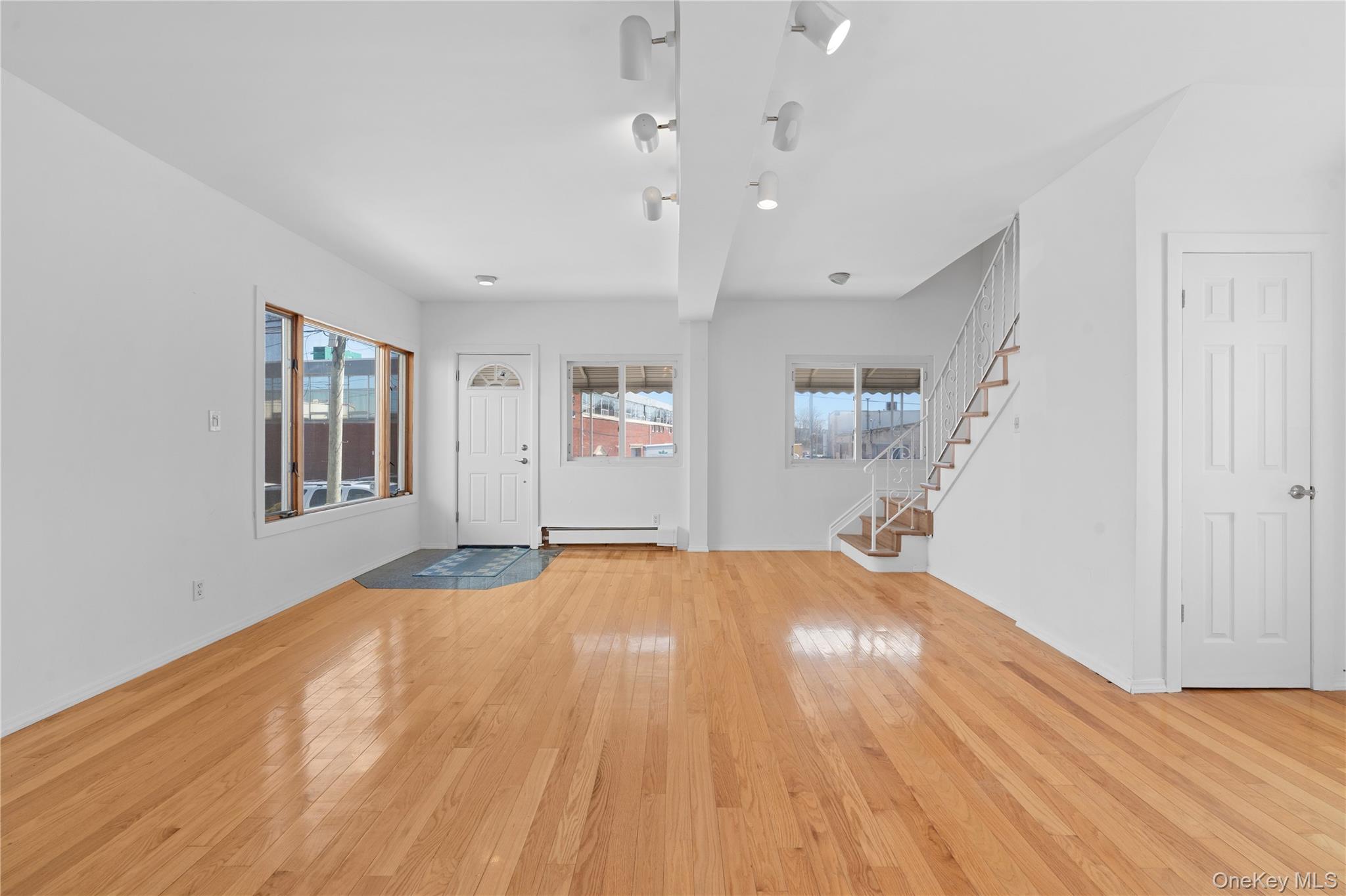 224 W Broadway – For Sale photo 22