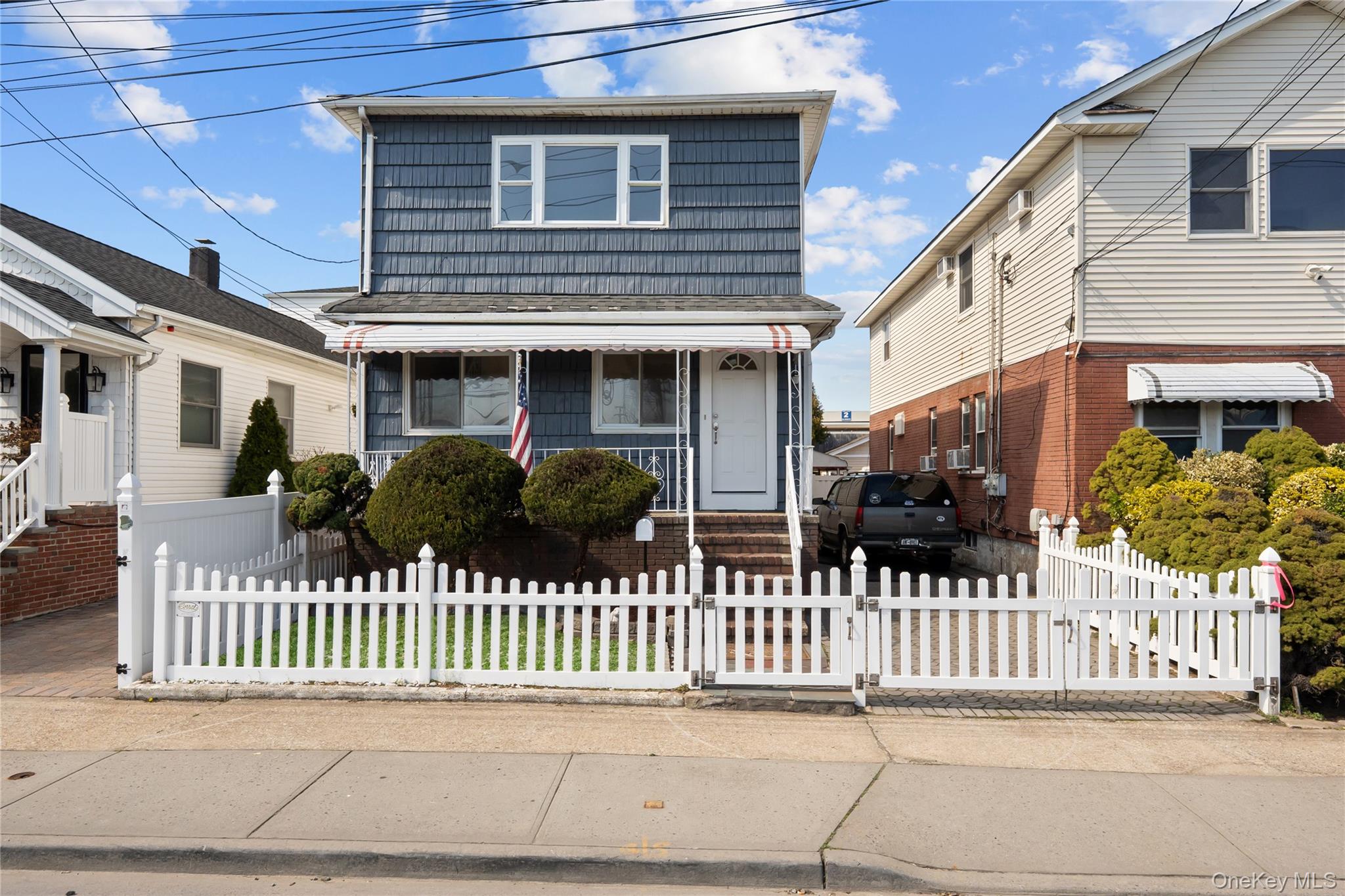 224 W Broadway – For Sale